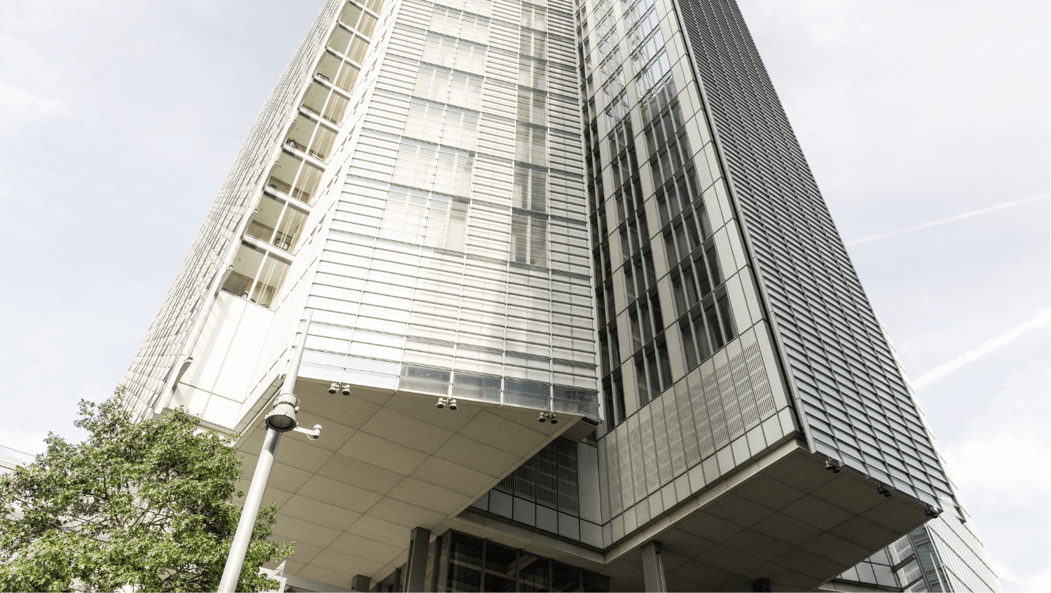 Close up of the Shard Place double-skin glass facade