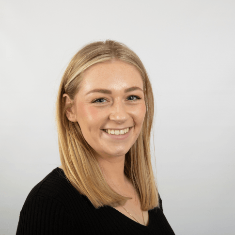 Nikki Outram Headshot